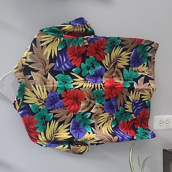 Hawaiian Button Up - Picture 3 of 3